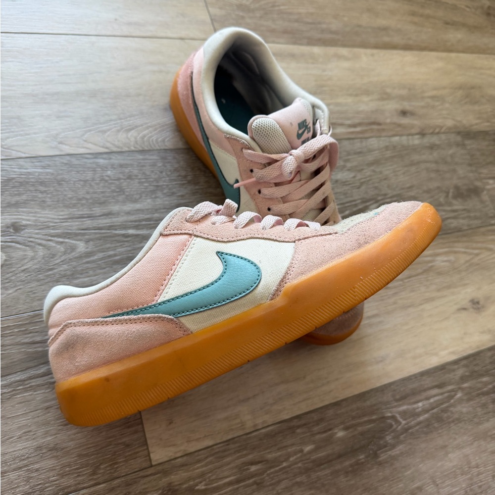 Nike SB Force Pink Bloom , Teal , Gum